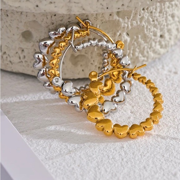 ✨New SweetHeart Earrings 18K Gold plated & Silver - Picture 3 of 4